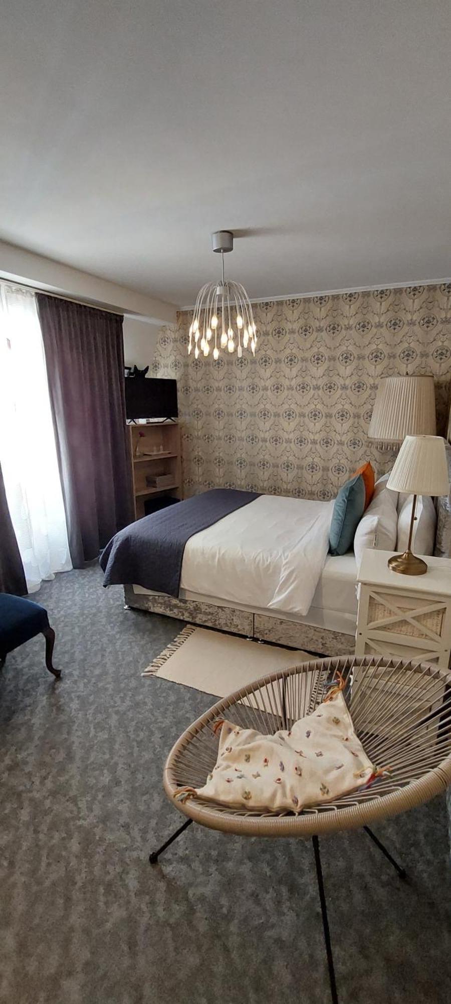 Готель Harmony House Тиргу-Жіу Екстер'єр фото